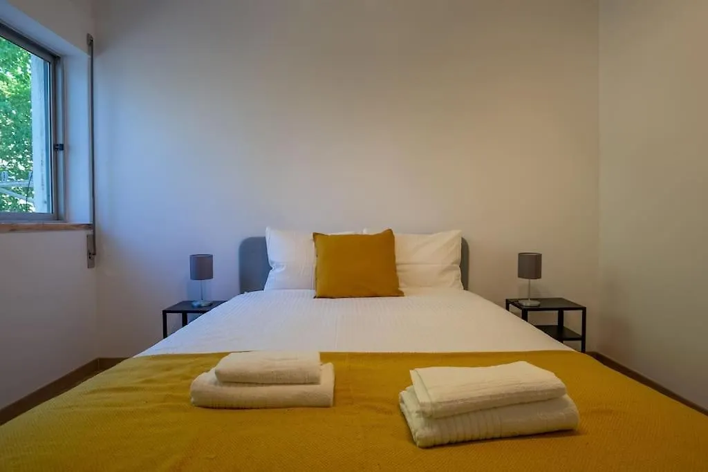 Encarnacao Metro Apartment Lisbon